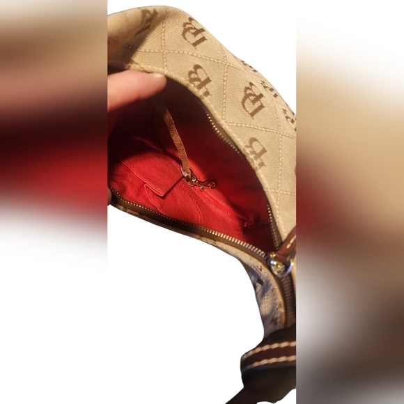 Dooney and Bourke purse - Picture 5 of 6